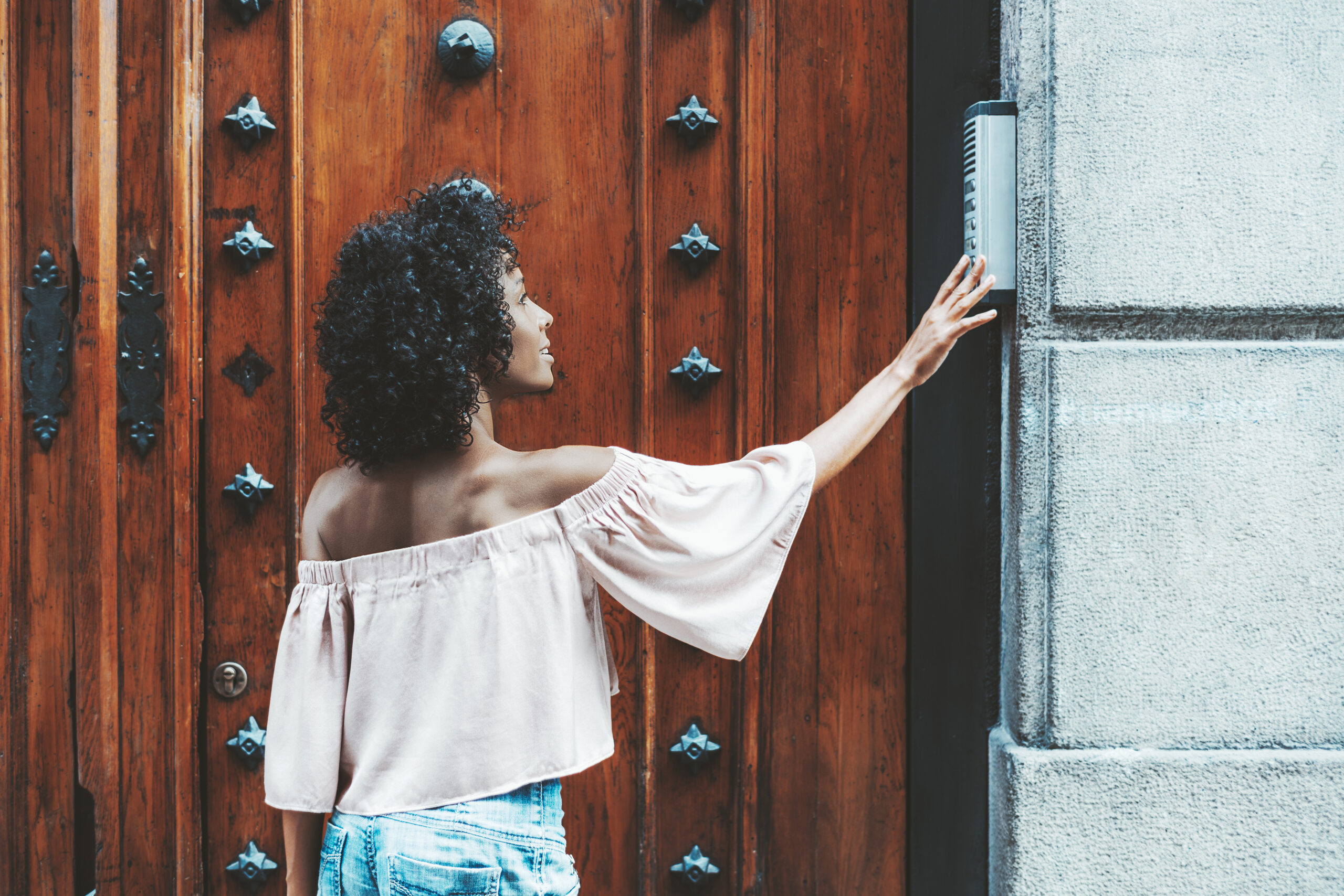 video intercom systems for apartments